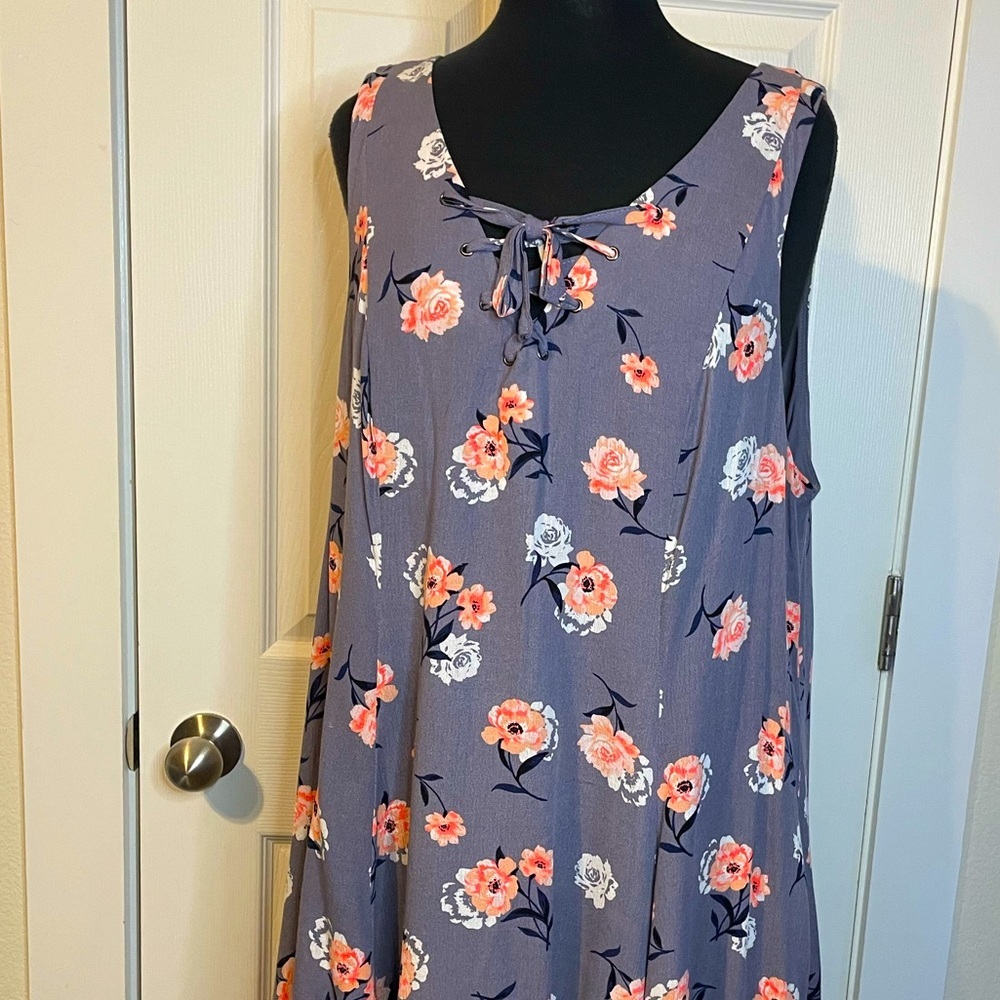 Torrid sleeveless gray swing dress with pink & white flowers plus sz 1X